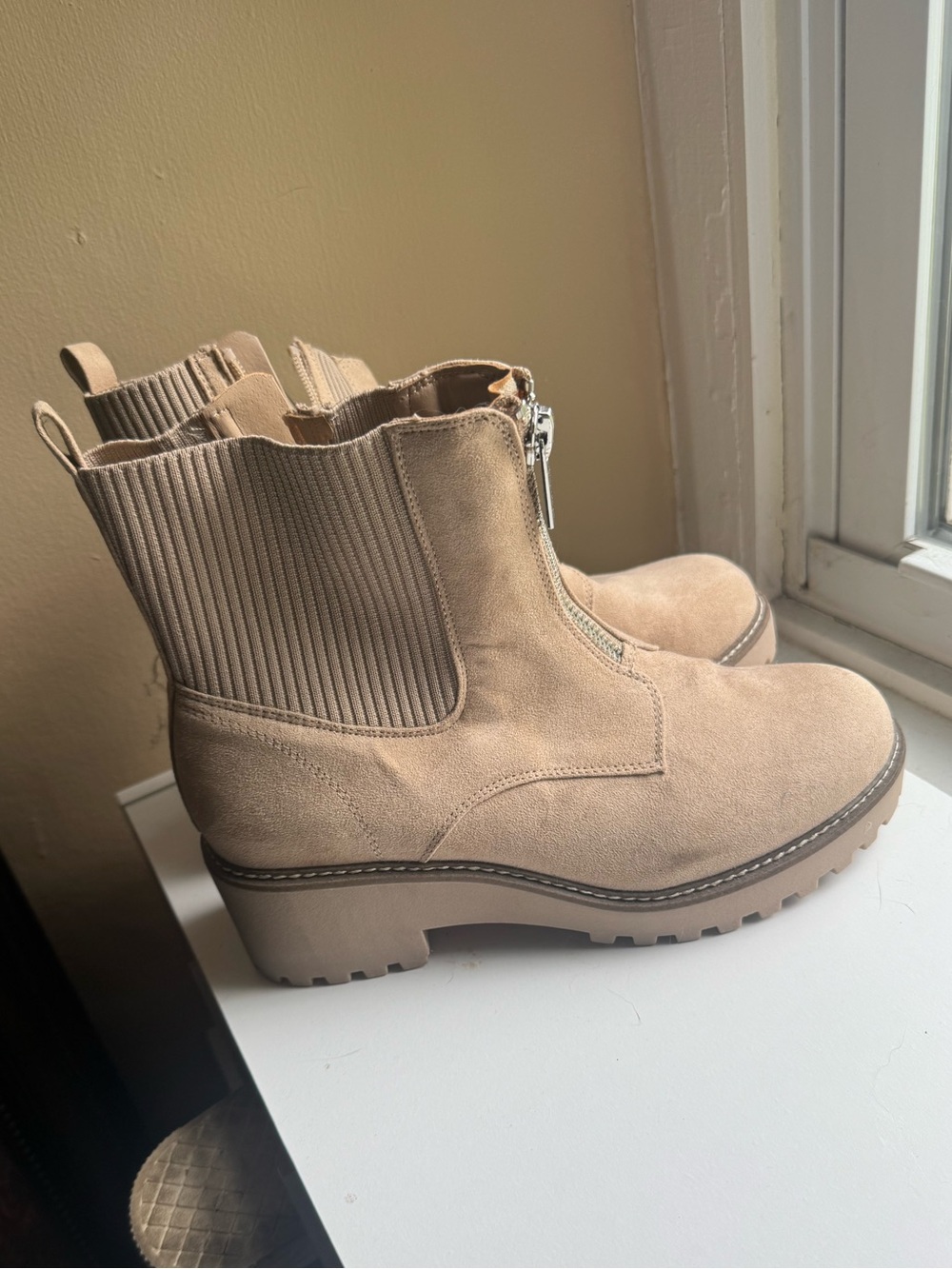 Torrid Size 9 Tan Chelsea Boots, NWOT